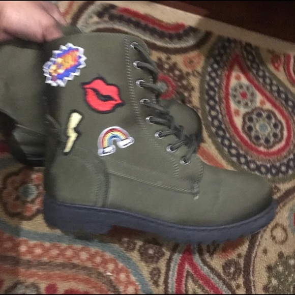 Etc love Oliver green lace up booties -7/8 size - Picture 2 of 12